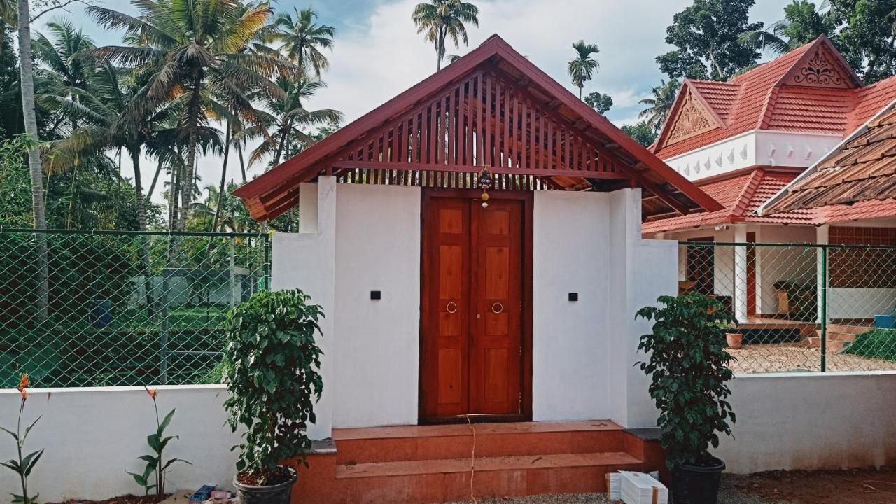 The Royal Island Hotel Mundrothuruth Exterior foto