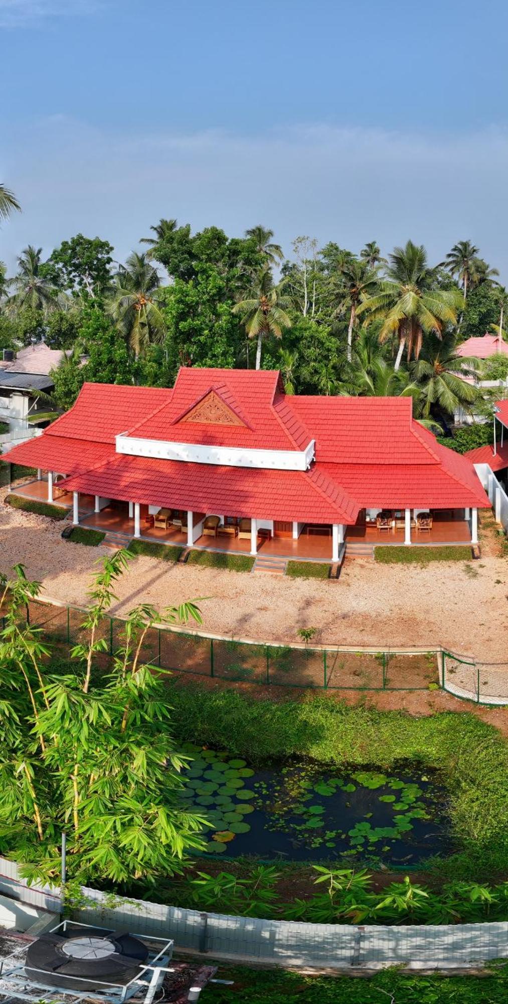 The Royal Island Hotel Mundrothuruth Exterior foto